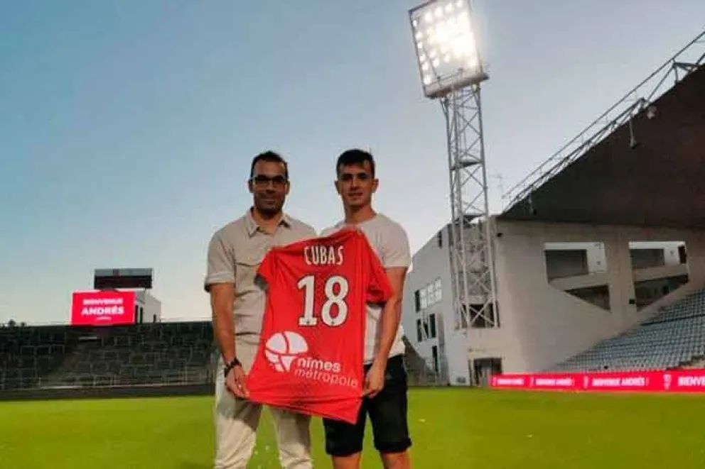 El nacido en Aristóbulo del Valle, Andrés Cubas, fue presentado el viernes en el Nimes de Francia. El futbolista misionero usará la camiseta número “18” en su nuevo club.