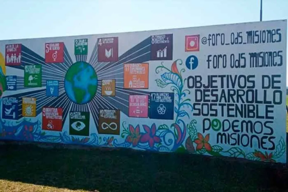 En el Parque de los Niños de la costanera de Posadas se inauguró ayer un mural que fue impulsado por el Foro Jóvenes por los Objetivos de Desarrollo Sostenible (ODS), obra en la que se pintaron los 17 propósitos de la agenda 2030 de la ONU.