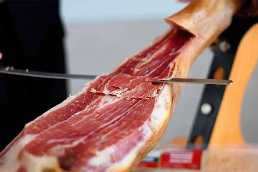 Un productor español de jamón anunció recientemente que vendió la pieza más cara de jamón ibérico tradicional