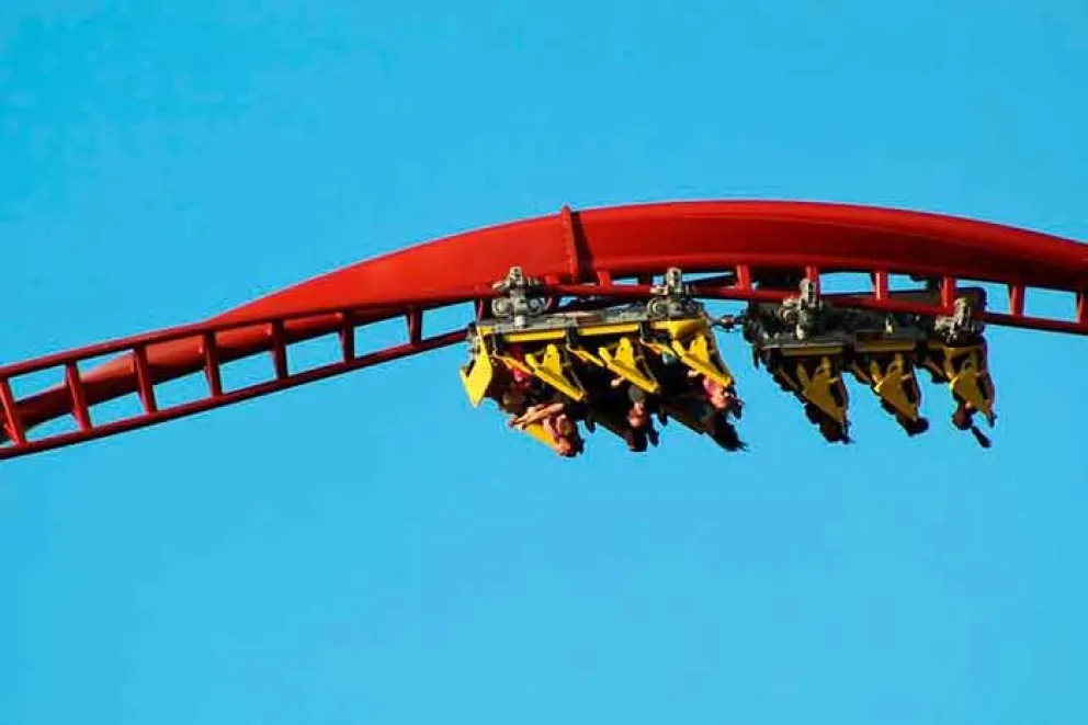 En Arabia Saudita se está gestando un megaproyecto de entretenimiento, Al-Qiddiya, cerca de la capital que contempla la apertura de una atracción que romperá todos los récords mundiales: ‘Falcon’s Flight’ (Vuelo del Halcón) será la montaña más alta, larga y rápida de todo el mundo, alcanzando 250 k