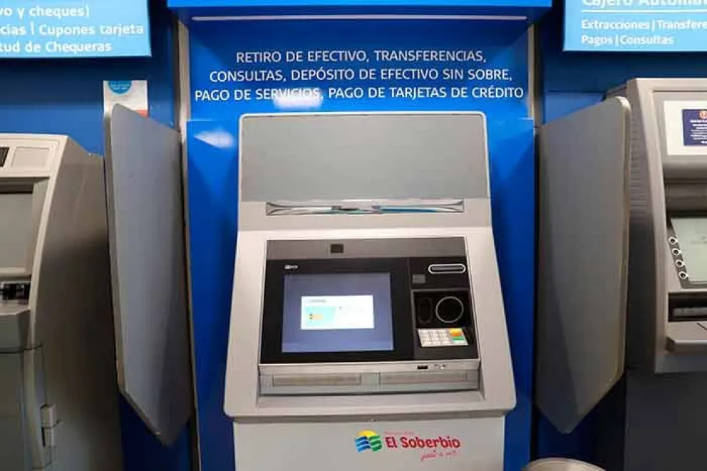 A partir de gestiones del Ejecutivo municipal local, el Banco Macro ha iniciado un cambio tecnológico en cajeros automáticos de la localidad con la reciente instalación de dos equipos nuevos en la sucursal bancaria.