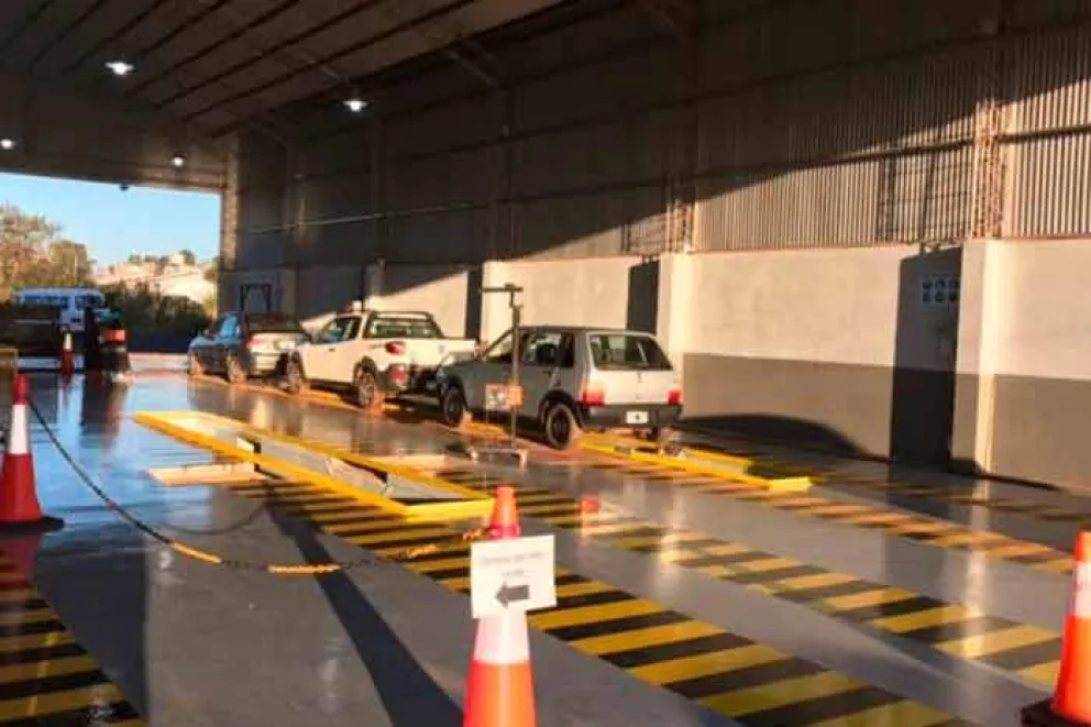 Hubo un cambio en la ubicación donde se realiza la Verificación Técnica Vehicular (VTV) que estaba sobre la avenida Alicia Moreau de Justo, ex Ruta 213; se trasladó a la calle 89 y Venezuela de la capital misionera donde ya está operando