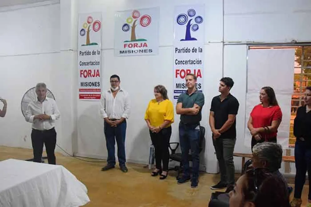 Momento en el acto de lanzamiento