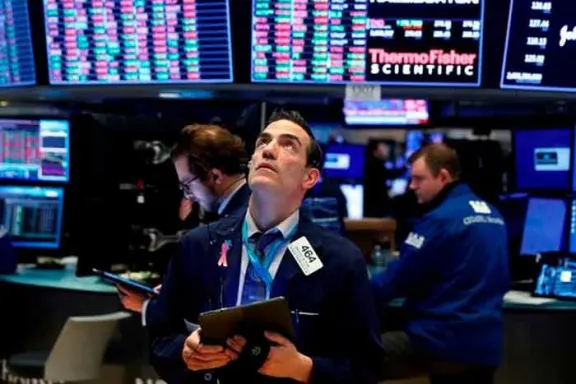 Caen las acciones argentinas en Wall Street y el Riesgo País se ...