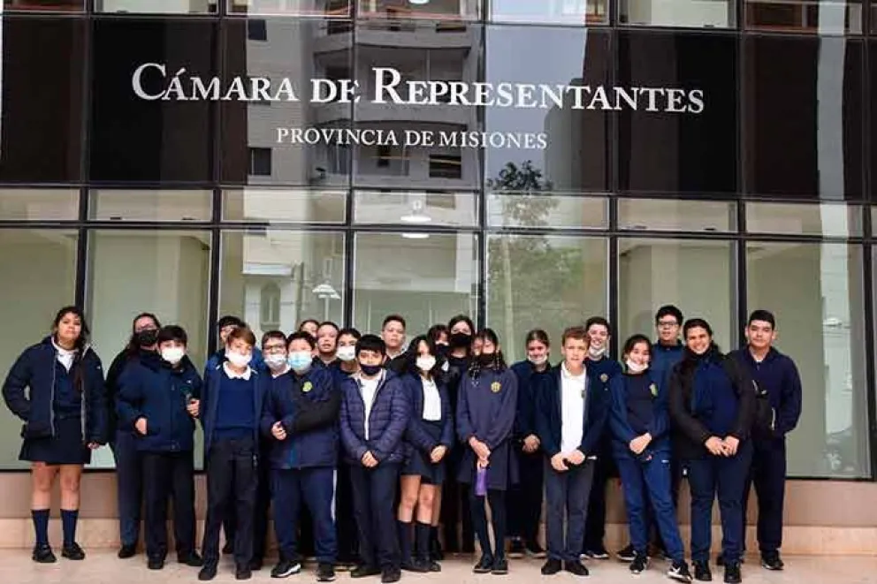 Los estudiantes y docentes del establecimiento