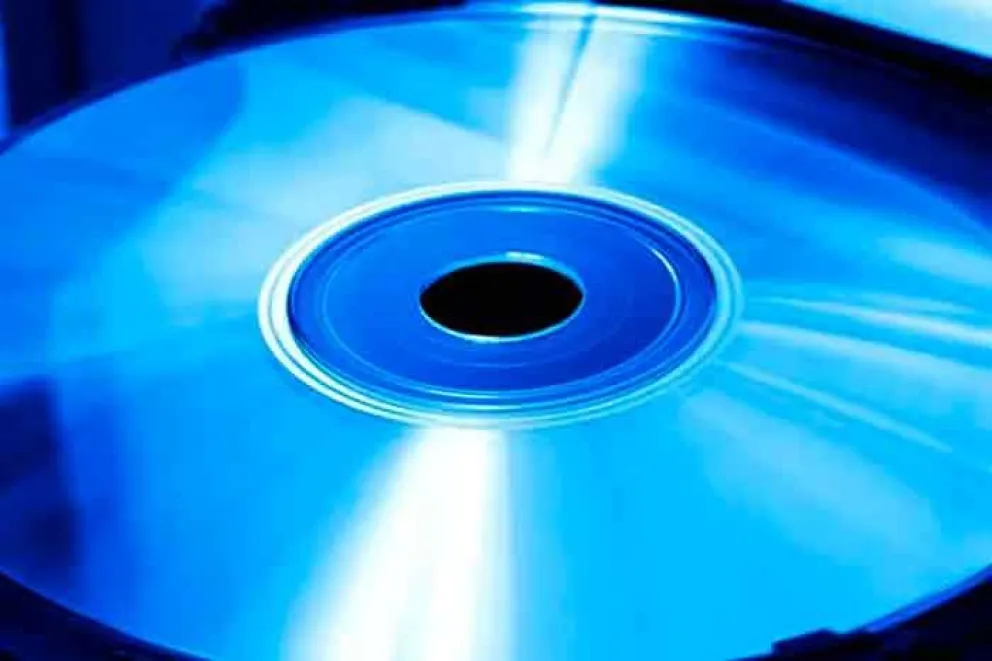 De vuelta al formato físico: crearon disco óptico capaz de almacenar casi 15 mil películas en 4K