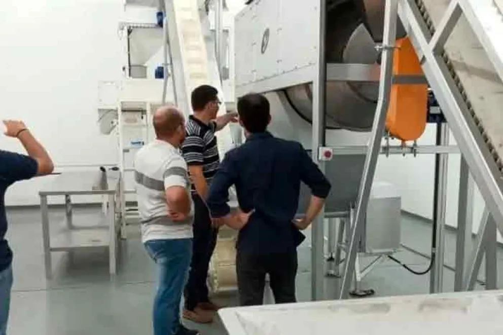 En Mojón Grande diagraman tareas con la Cooperativa Agrícola para fortalecer la producción de azúcar rubio