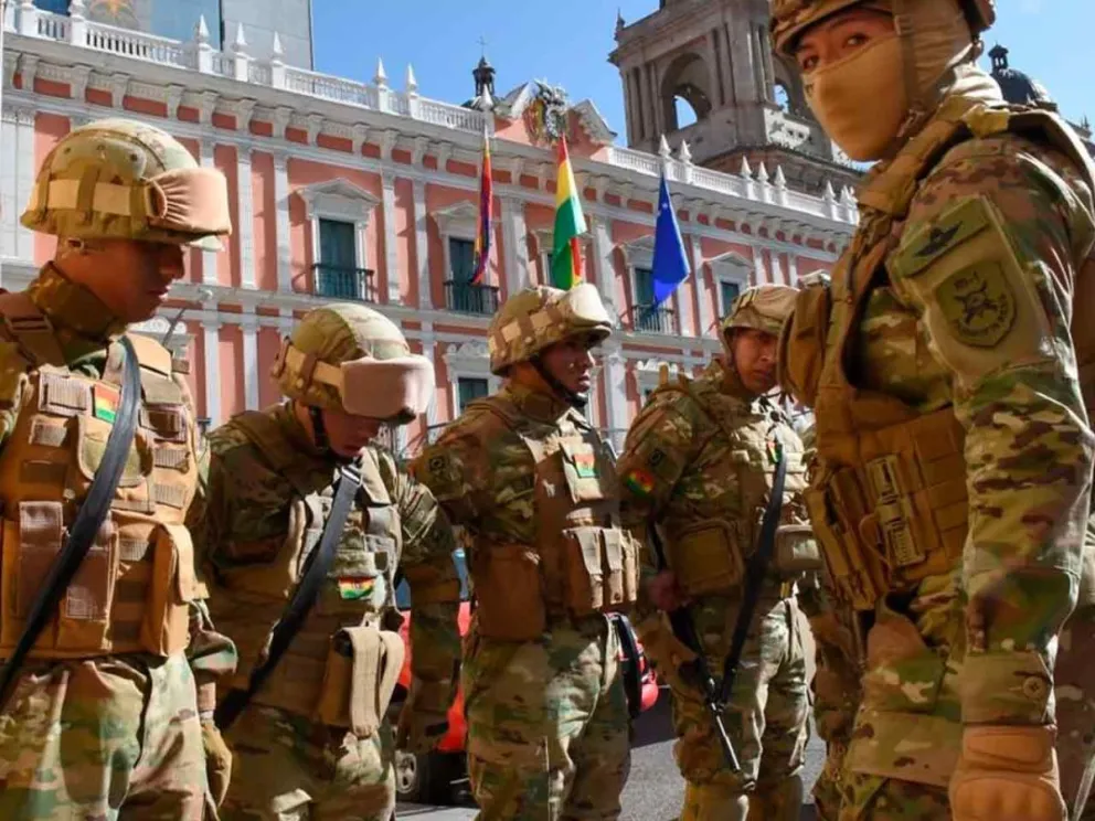 Tomó juramento a nuevos líderes militares 