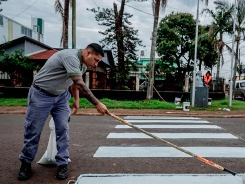 Además demarcaron la senda peatonal