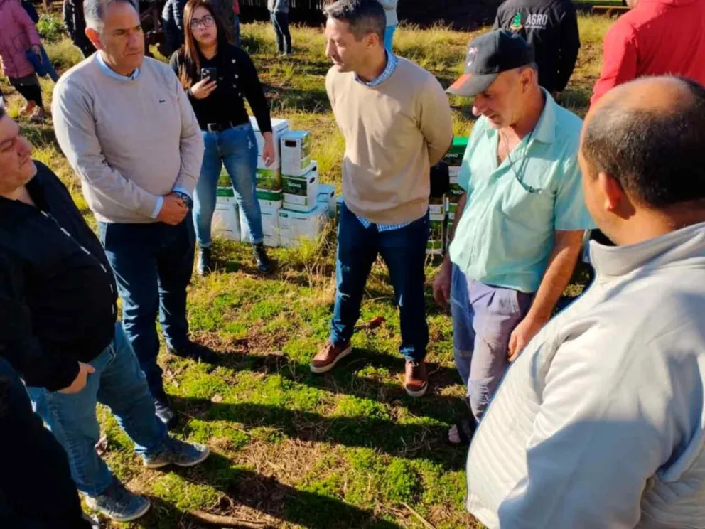 Acompañó una entrega de bioinsumos