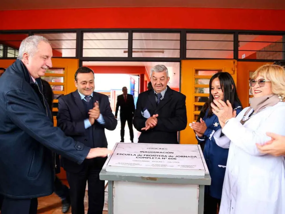 Descubrimiento de la placa conmemorativa