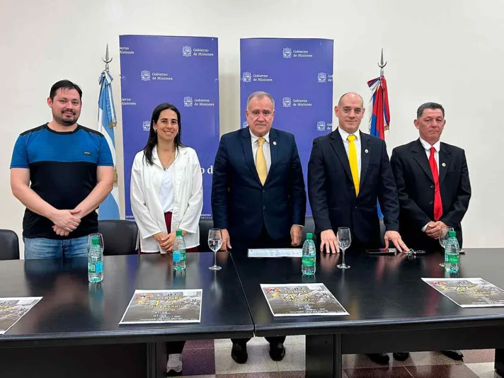 Autoridades en el lanzamiento del evento 