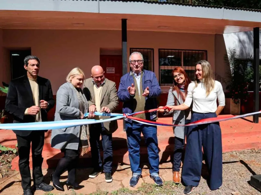 Momento del corte de cintas