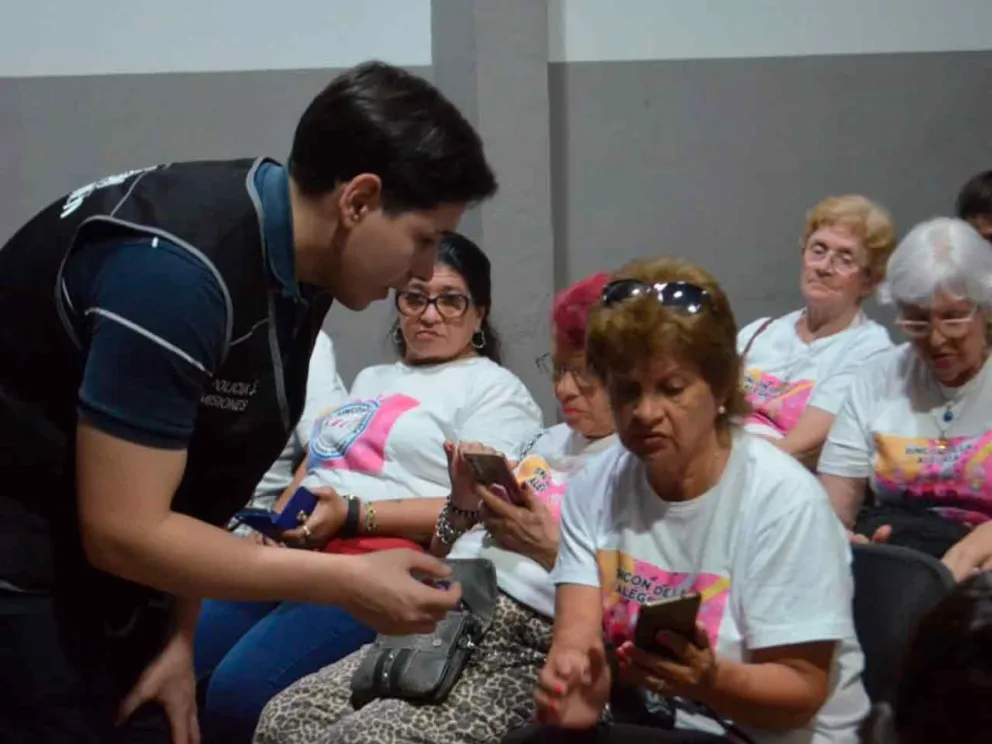 En la Casa del Bicentenario de Itaembé Miní