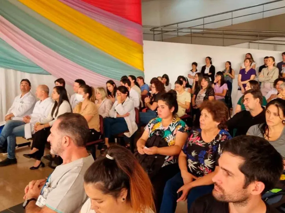 Brinda charlas y talleres