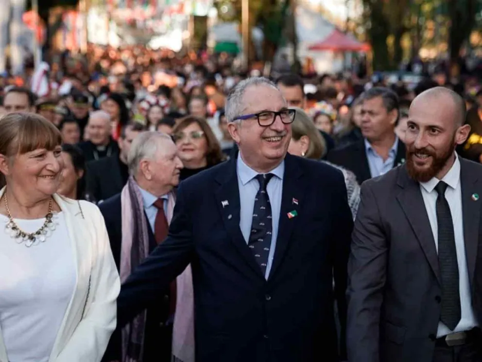 Passalacqua y autoridades durante la apertura en el Parque de las Naciones