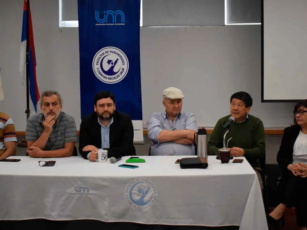 Autoridades en la conferencia de prensa 