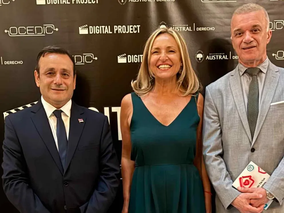 Autoridades en el evento Digital Project