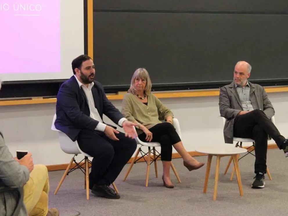 Matías Sebely en su disertación 