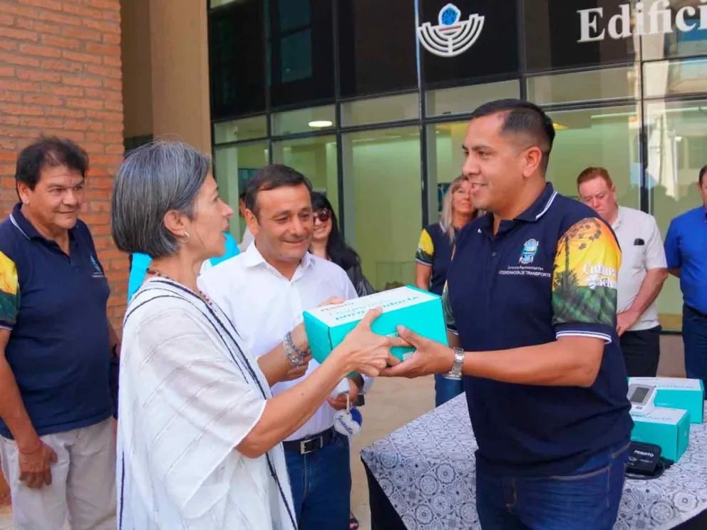 Entregaron elementos de seguridad a conductores 