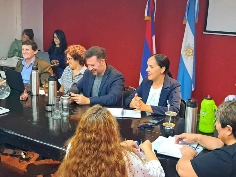 Reunión en el Salón Oval del Ministerio de Educación