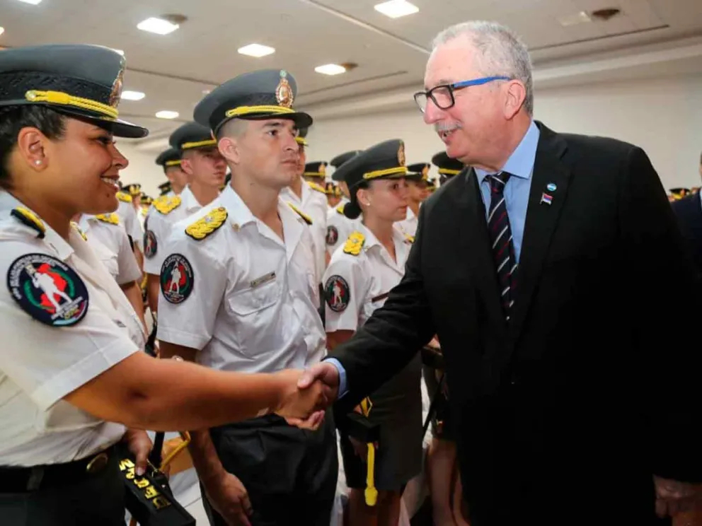 Saludo con los flamantes egresados