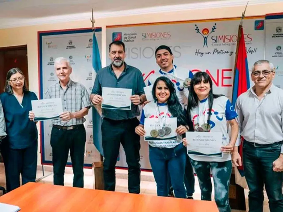 Autoridades y atletas en el emotivo acto 