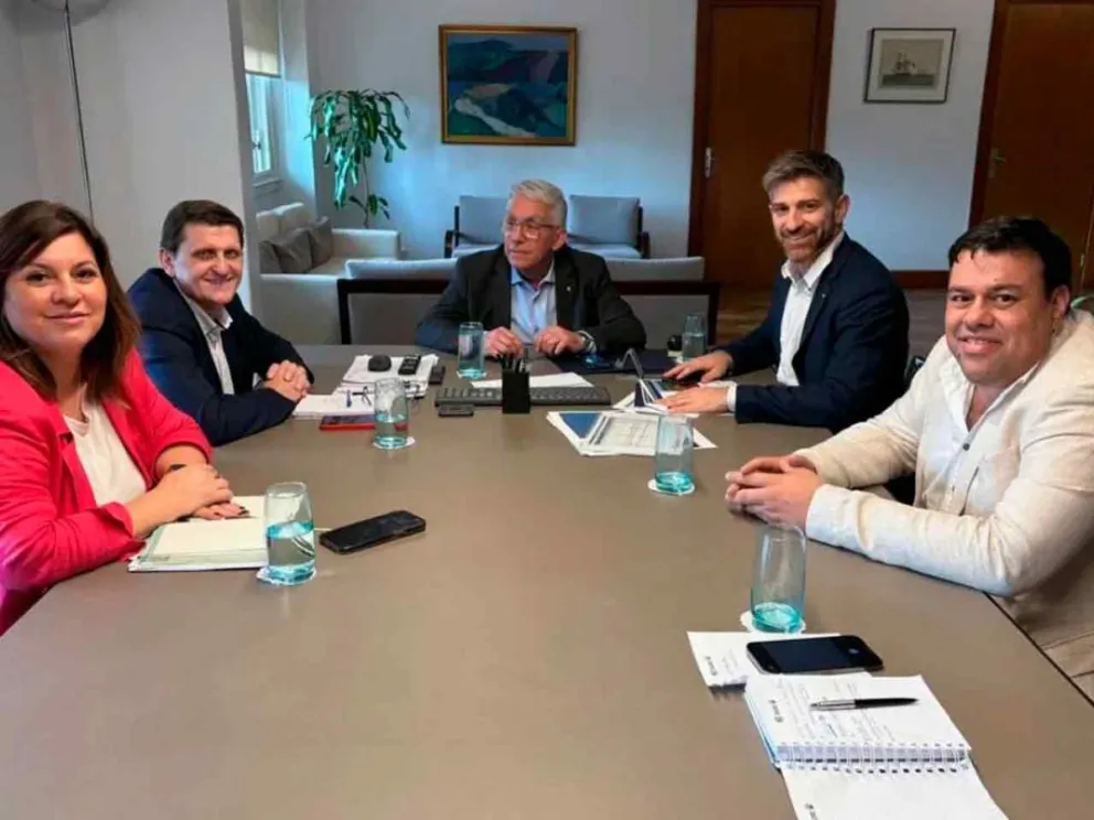 Reunión de funcionarios provinciales y nacionales 