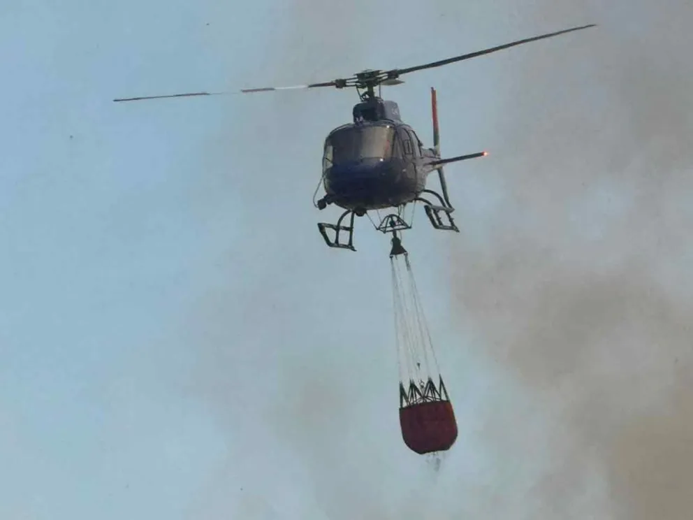 El equipo aéreo arrojó 800 litros de agua 