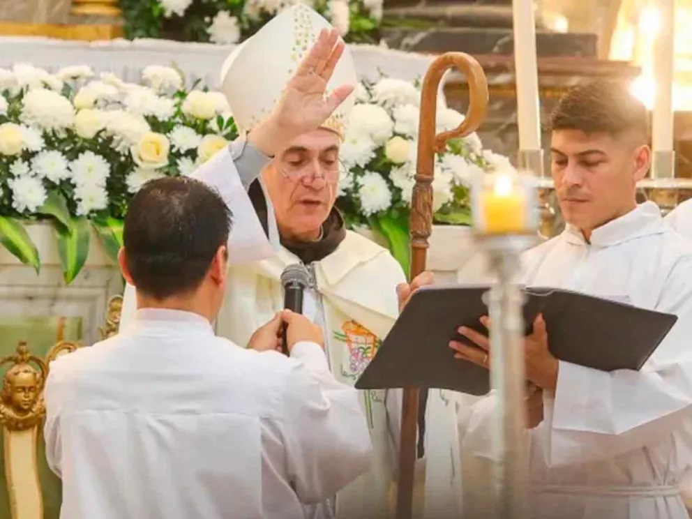 Monseñor José Adolfo Larregain
