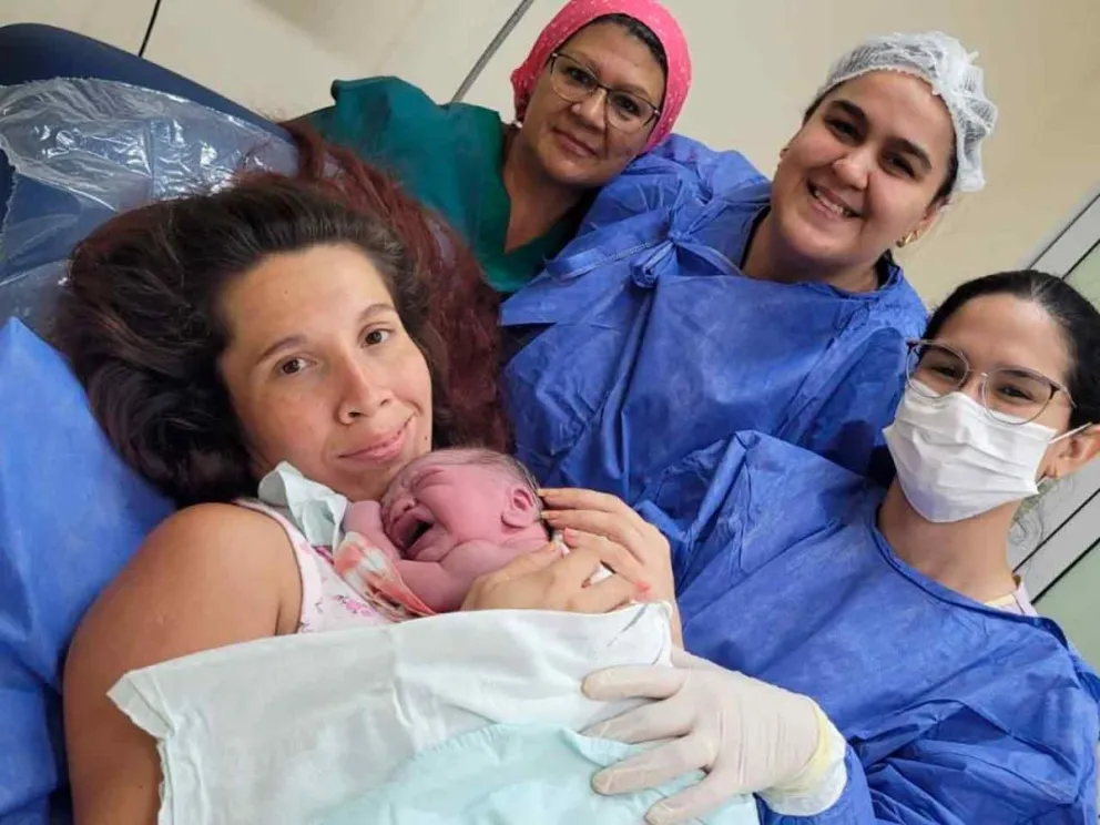 Alexia fue recibida con emoción en el hospital