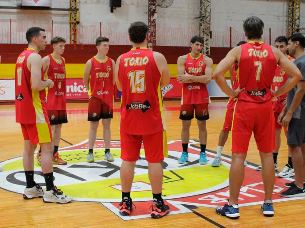 Cerró contrato con el base Tomás Rainero, entre las nuevas incorporaciones