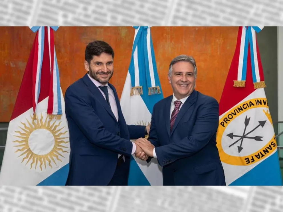 Los gobernadores Maximiliano Pullaro y Martín Llaryora presionan a Javier Milei para que reduzca el peso de las retenciones