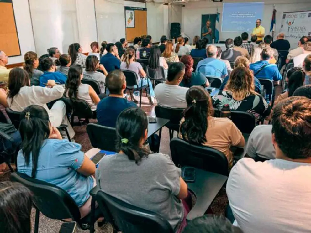 Dirigido a agentes sanitarios de hospitales de primer nivel y CAPS