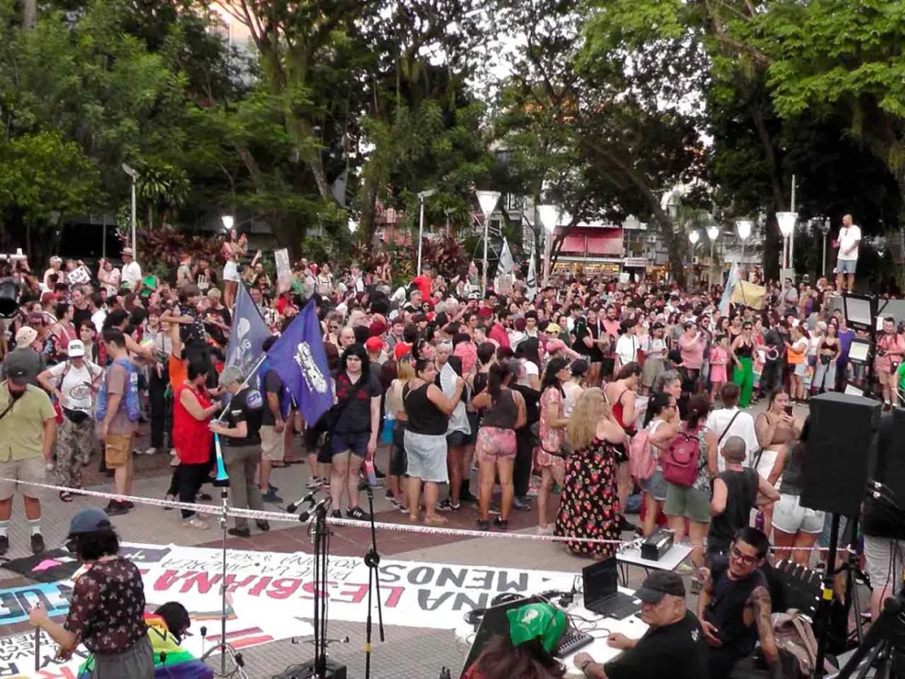 Leyeron un manifiesto y hubo diversos números culturales 