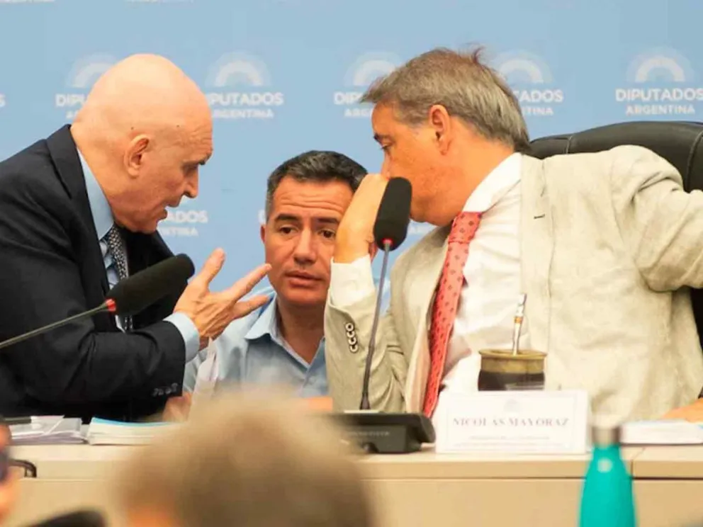 Luego de varias horas de intenso debate 