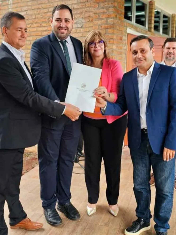 Emotivo acto de inauguración