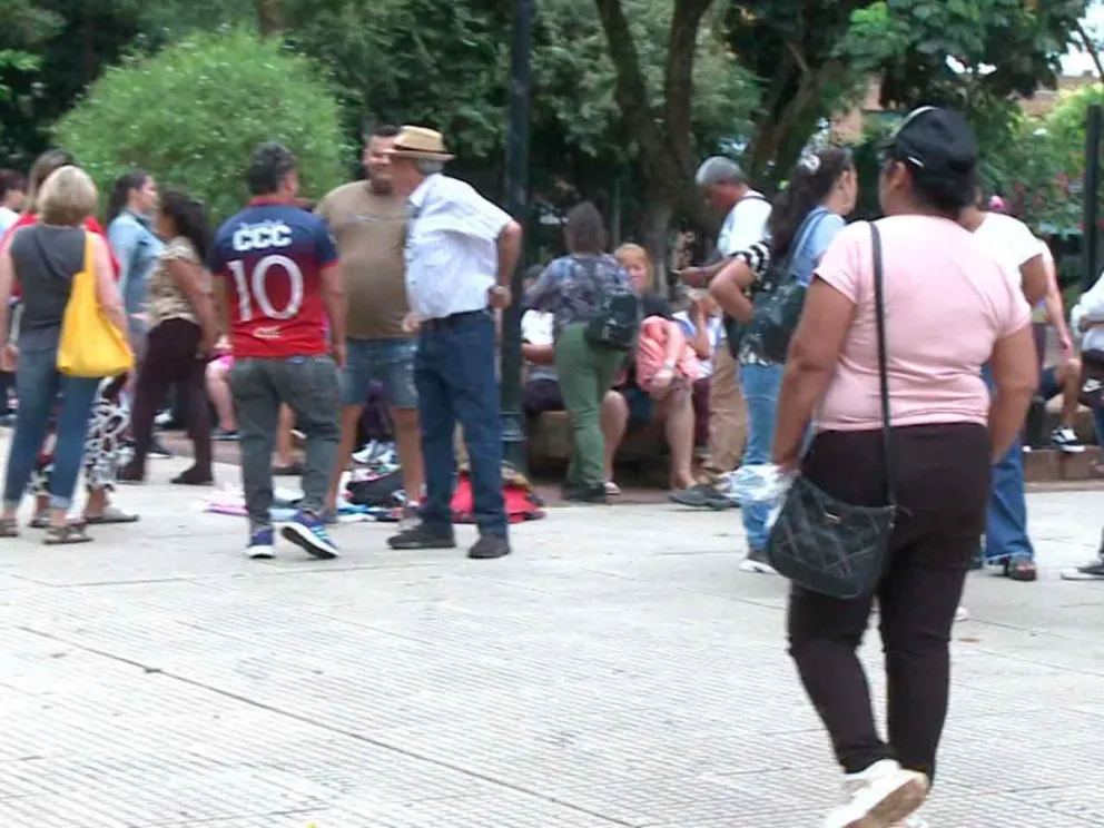 Bajo el lema “La canasta escolar es impagable”