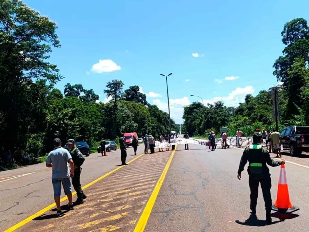 Exigen soluciones a sus reclamos