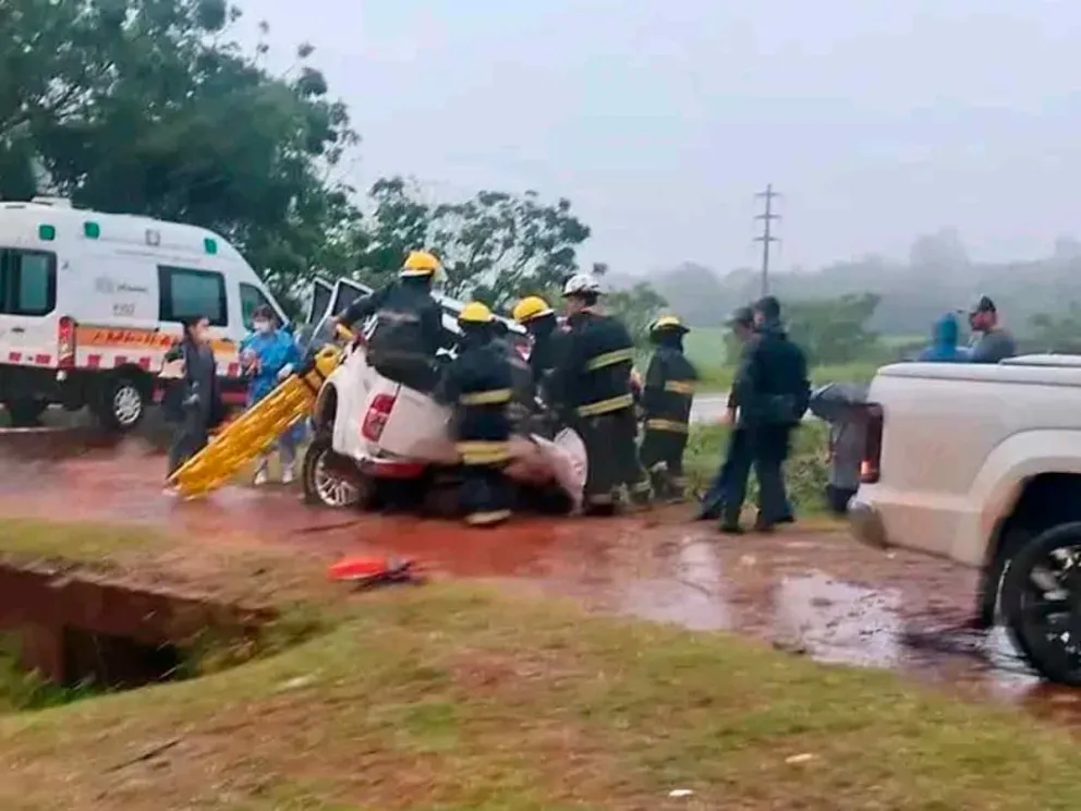 Un muerto y cinco heridos, el saldo de un accidente en Guaraní | Diario ...