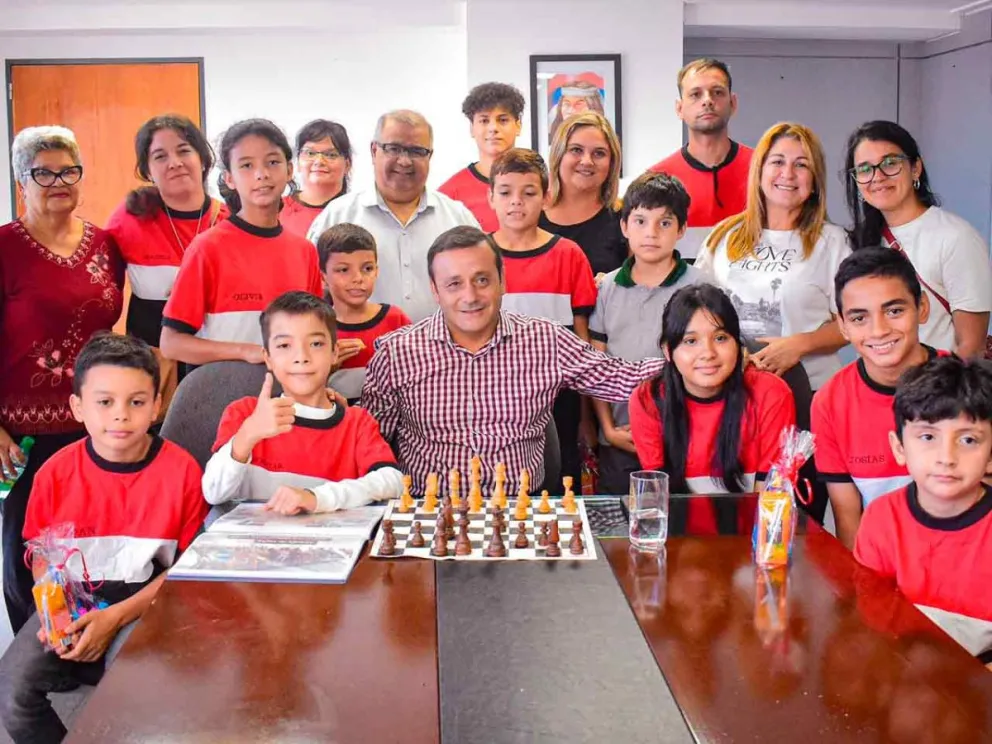 Oscar Herrera Ahuad en el encuentro con los jóvenes talentos