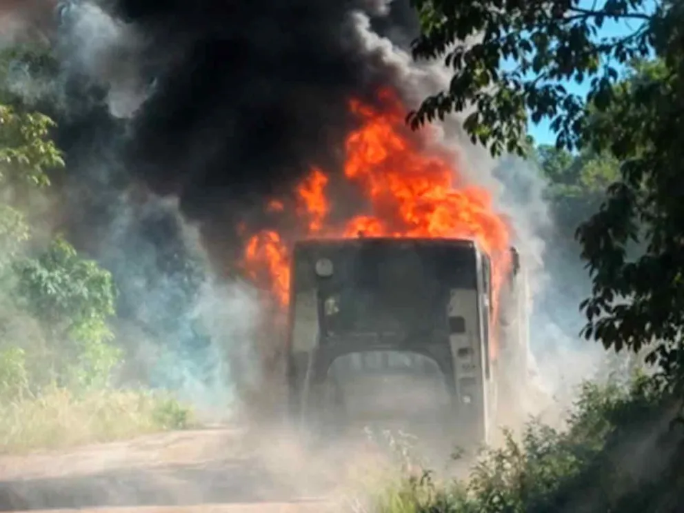 El chofer y los pasajeros se salvaron de milagro