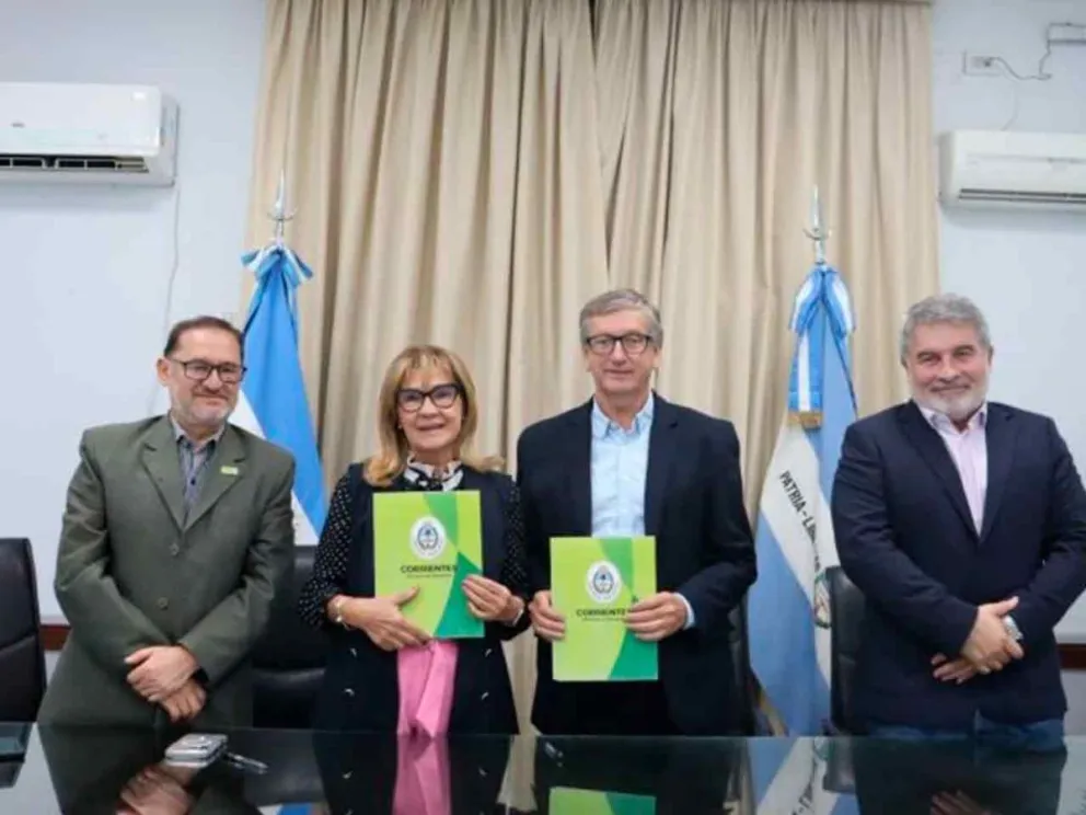 Práxedes López encabezó la firma del convenio