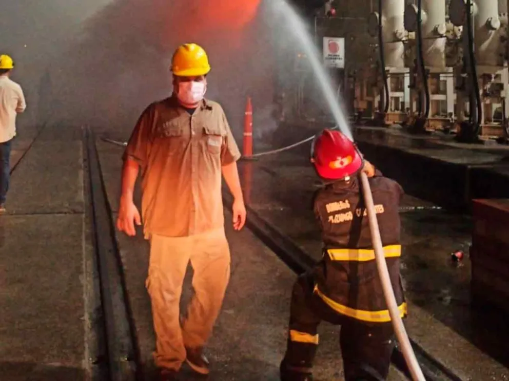 El siniestro se desató en el transformador de la unidad 12