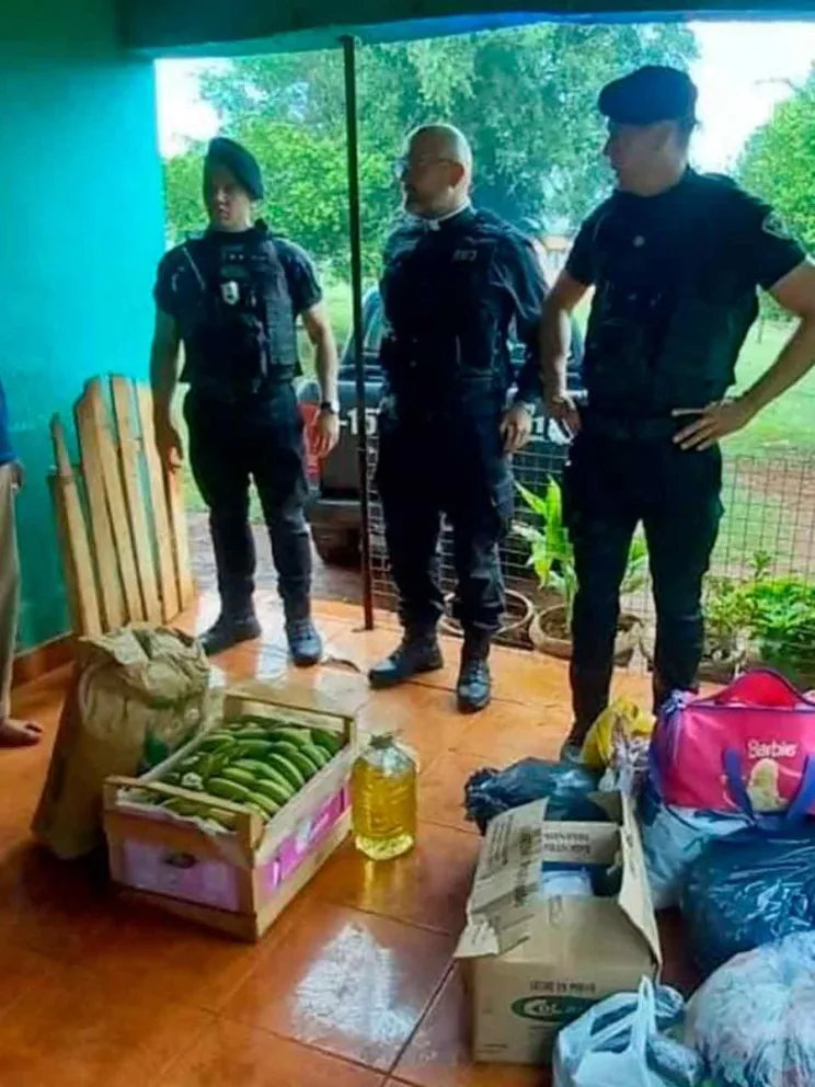Los efectivos visitaron la vivienda de la familia