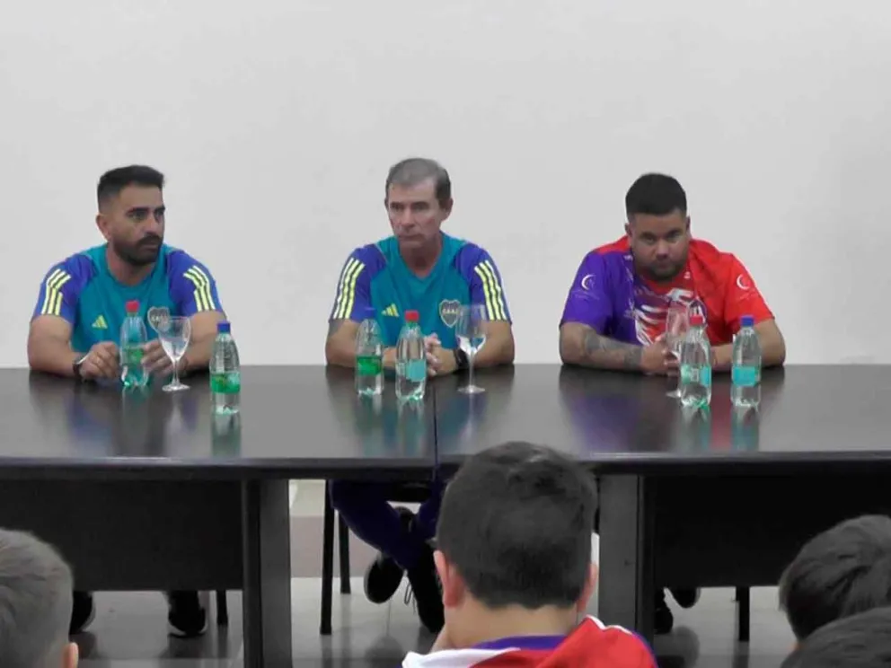 Momento de la presentación de la convocatoria