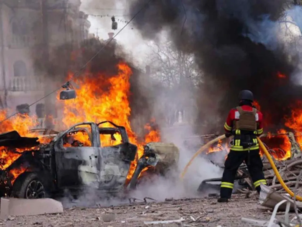 Bombardeó el centro de la ciudad de Sumi