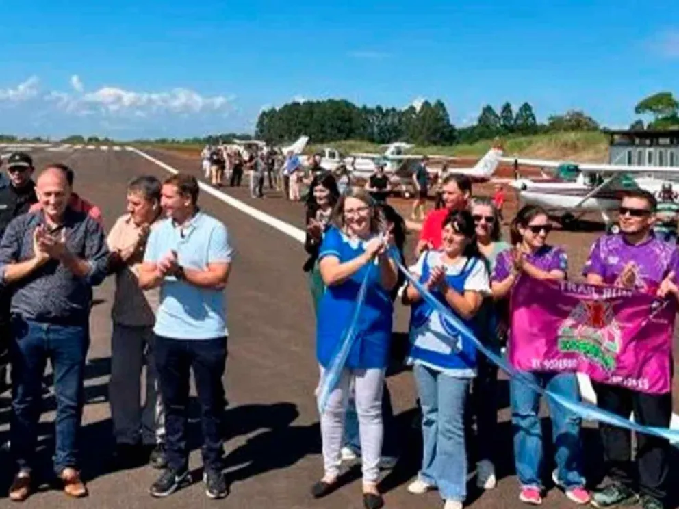 Momento del corte de cintas