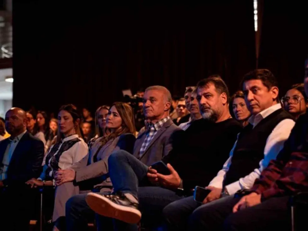 Autoridades presentes en el coloquio