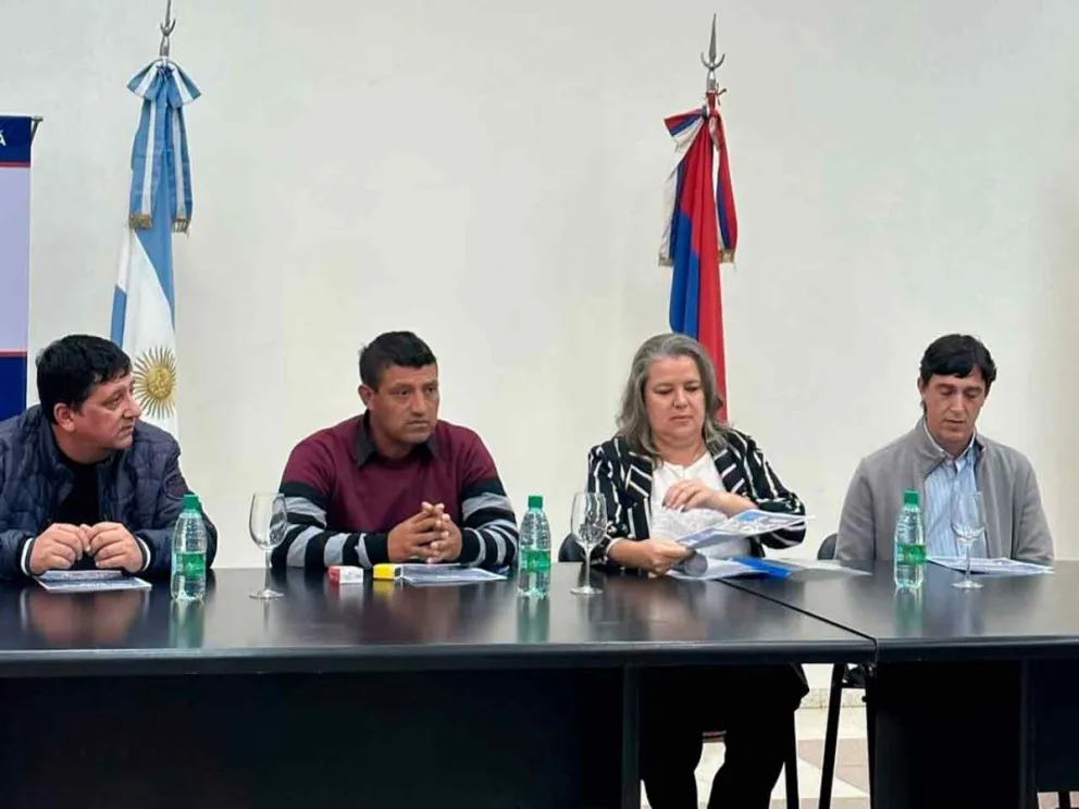 Autoridades presentes en el lanzamiento de la nueva propuesta formativa
